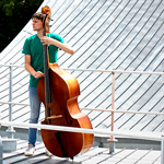 «Violoncelle sur le toit» du Conservatoire de Rennes - SIte du Blosne / Visuel de saison pour les Journées portes ouvertes 2023